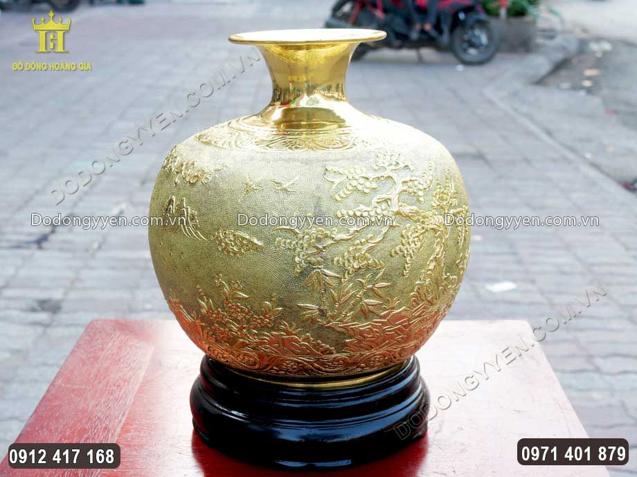 Vật phẩm được đặt tr&ecirc;n b&agrave;n l&agrave;m việc hay tại kh&ocirc;ng gian ph&ograve;ng kh&aacute;ch